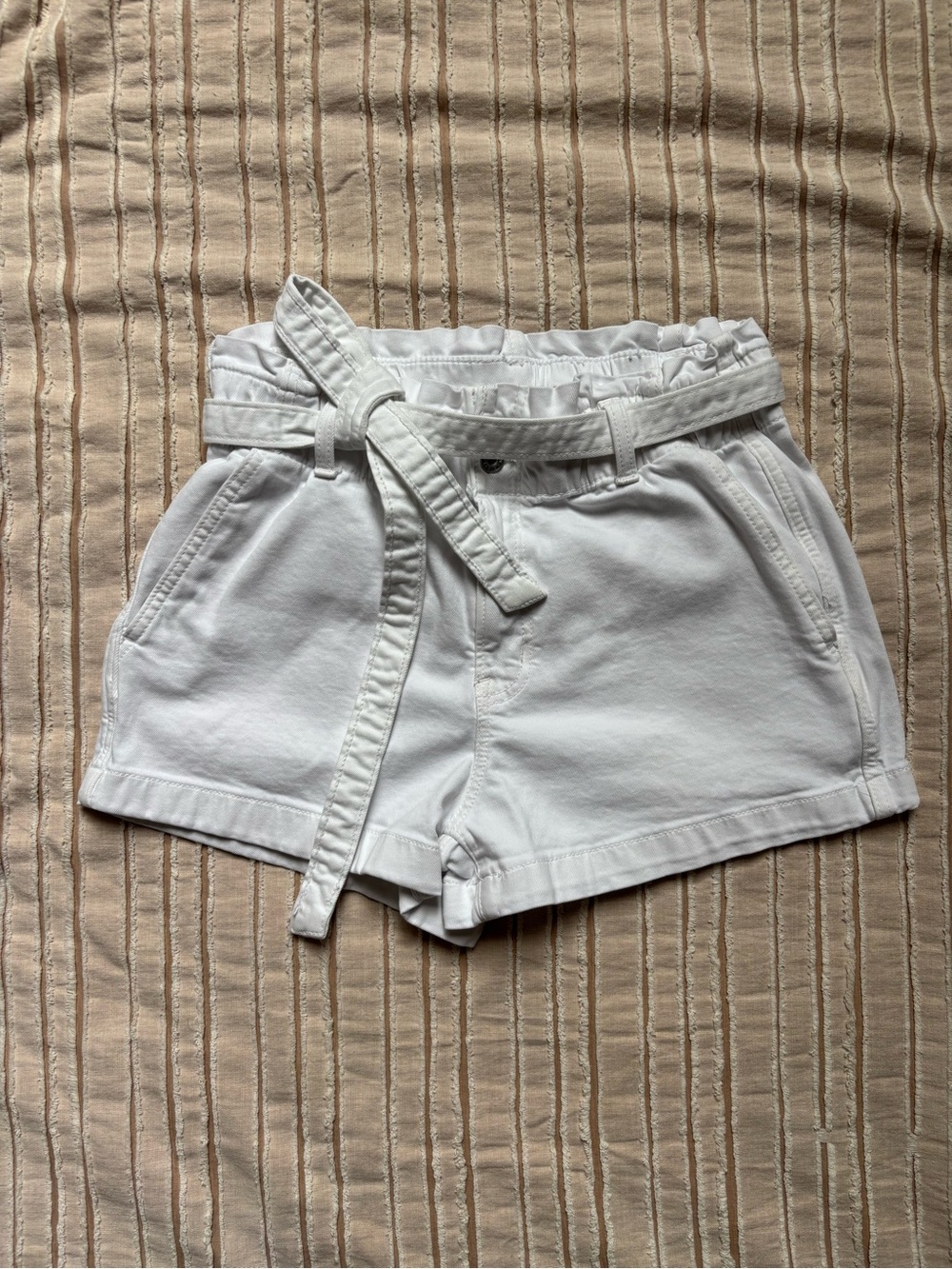 American Eagle Outfitters White High-Rise Belted Shorts